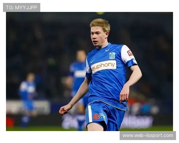 哈兰德深情拥欧冠决赛用球 回忆夺冠荣耀时刻 哈兰德深情拥欧冠决赛用球 回忆夺冠荣耀时刻