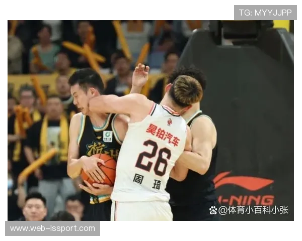 广厦男篮派全华班阵容练兵，年轻球员侯孟泽等获锻炼机会